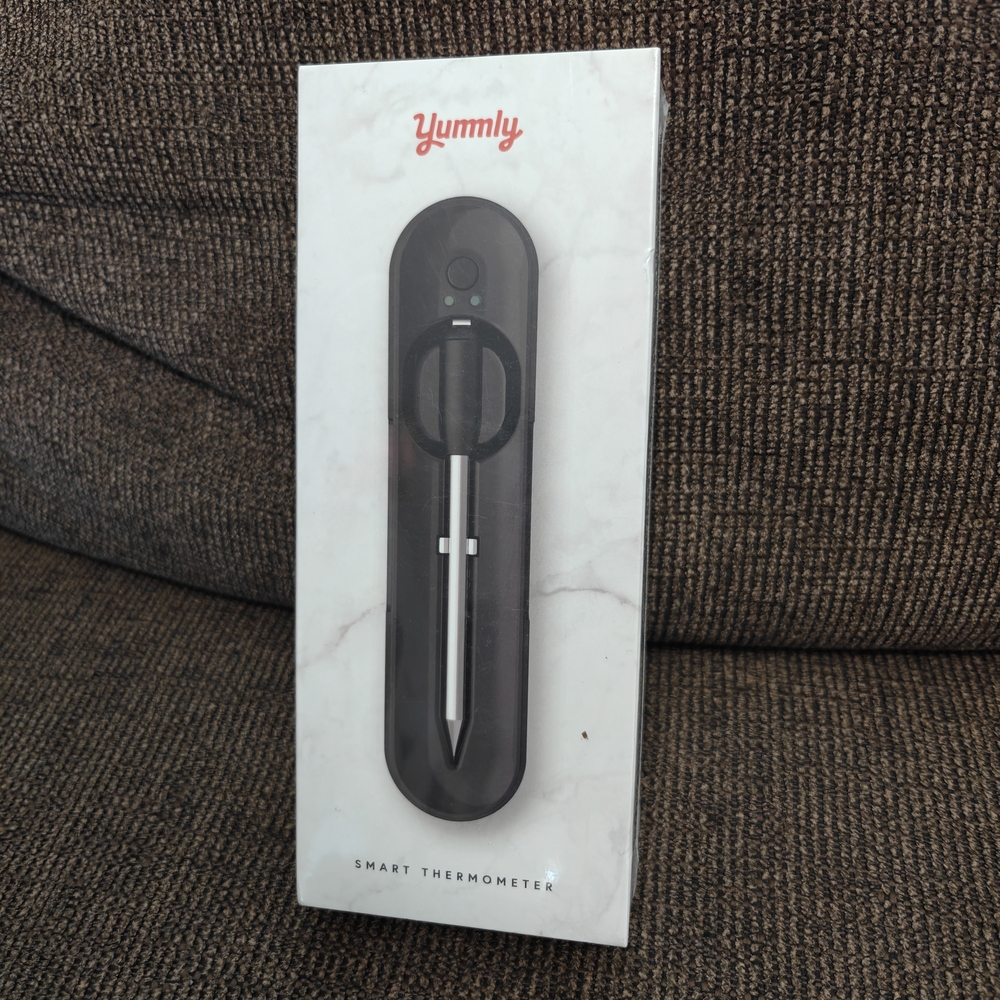 Yummly Smart Thermometer in Black